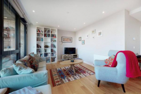 Amazing 2 bedroom flat with balcony in Mile End